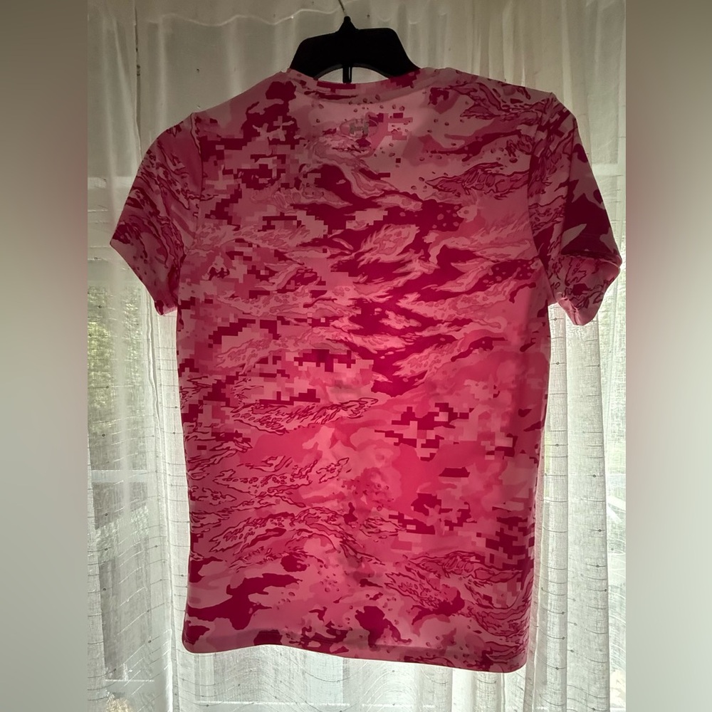 NWT Under Armour Pink Pixelated Camouflage Tee SZ M - Picture 3 of 3